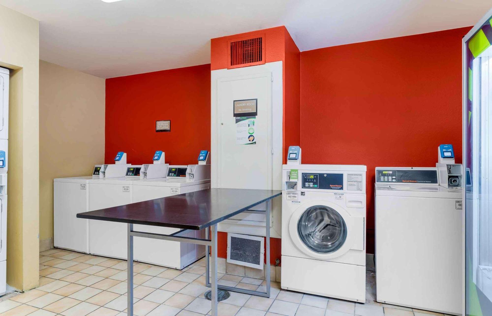 Extended Stay America Suites - Houston - Galleria - Uptown Exteriör bild